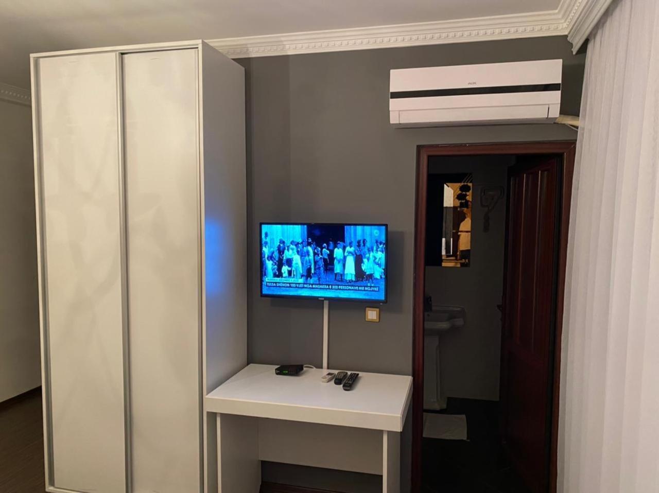 Hotel Adria พริสตีนา ภายนอก รูปภาพ