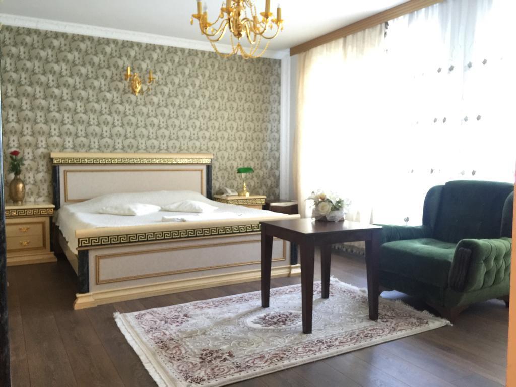 Hotel Adria พริสตีนา ภายนอก รูปภาพ