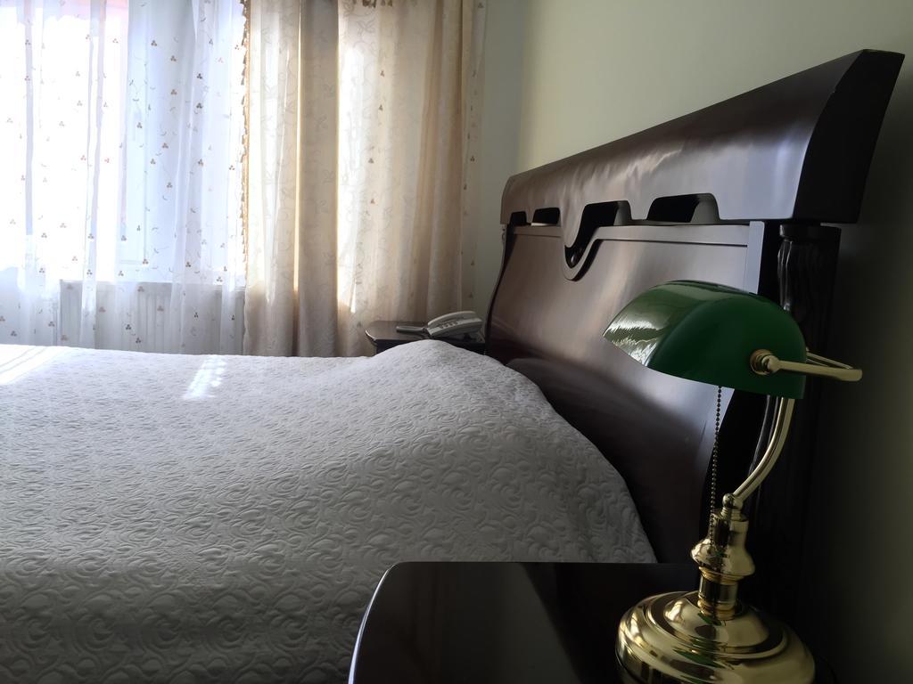 Hotel Adria พริสตีนา ภายนอก รูปภาพ