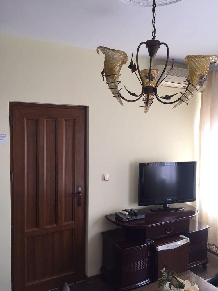 Hotel Adria พริสตีนา ภายนอก รูปภาพ