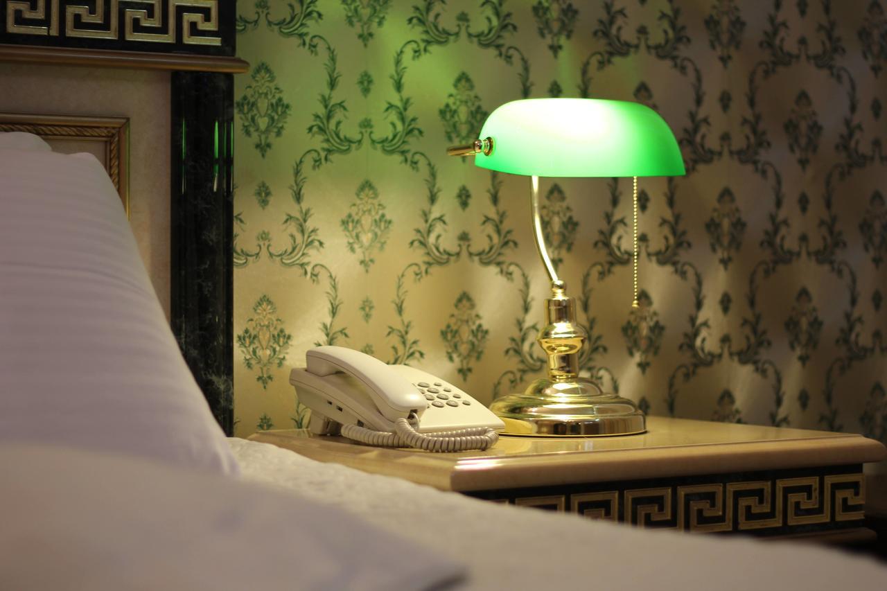 Hotel Adria พริสตีนา ภายนอก รูปภาพ