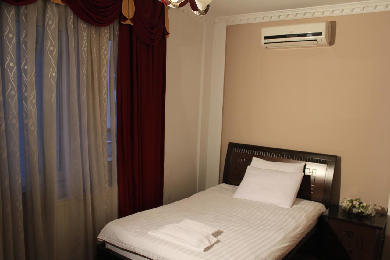 Hotel Adria พริสตีนา ภายนอก รูปภาพ
