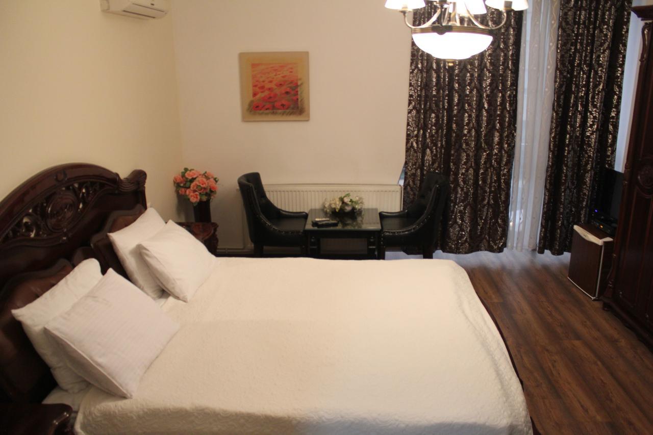Hotel Adria พริสตีนา ภายนอก รูปภาพ